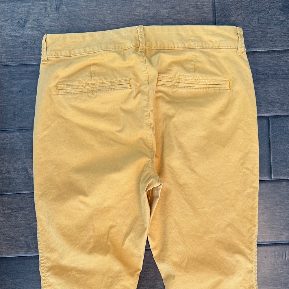 ❤️3/$30 Old Navy Women’s Pixie Yellow Pants - Picture 7 of 12